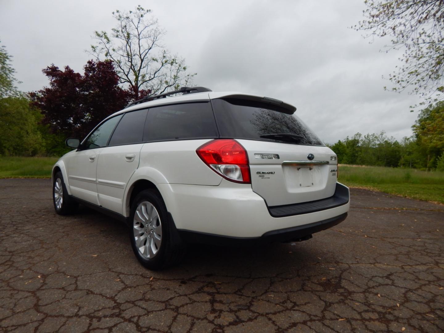 2009 White /Beige leather Subaru Outback 2.5i Limited (4S4BP66C897) with an 2.5L H4 SOHC 16V engine, 4-Speed Automatic Overdrive transmission, located at 6528 Lower York Road, New Hope, PA, 18938, (215) 862-9555, 40.358707, -74.977882 - Here we have a beautiful, ONE OWNER, Subaru Outback Limited with a 2.5L 4 cylinder engine putting power to all four wheels via an automatic transmission. Options include: beige leather, wood trim, heated front seats, power front seats, AM/FM/CD/AUX radio, sunroof, dual climate controls, power window - Photo#2